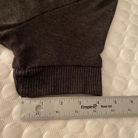 Zenana Outfitters Sweater Dress. V-Neck. Short Sleeve. Ruched. Gray. Medium. - Picture 11 of 11